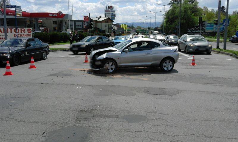 wypadek na skrzyzowaniu lwowskiej i prazmowskiego 