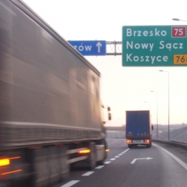 Niemcy chcą wykończyć sądeckich transportowców? Żadają, by kierowcy opuszczali ciężarówki